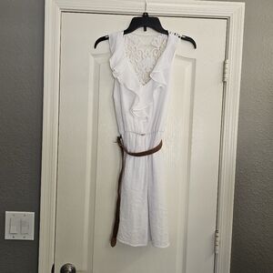 White casual dress with removable belt. Size small